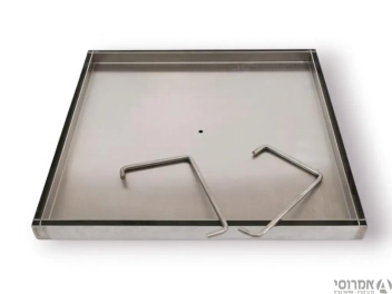 מכסה ביוב מרובע לבור חלחול לריצוף נירוסטה 304 במידות 50*50- שרוול פתח 30 ס"מ לכניסת משאבת ביוב