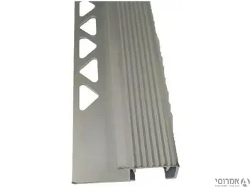 סף מדרגה מחורץ 9 מ"מ