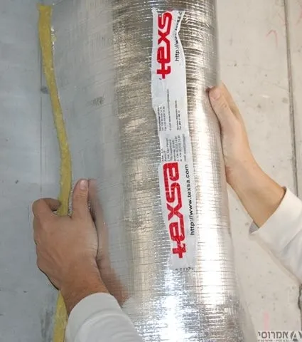 יריעה עם צמר טקסאונד FT55 סינטטי חוסם רעש עובי 12 מ"מ - 5.5 ק"ג למ"ר (גליל 6.6 מ"ר)